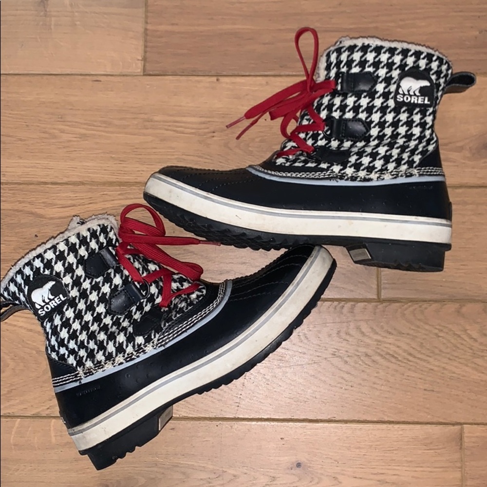 Sorel Tivoli checkered Houndstooth Snow Boot 8.5